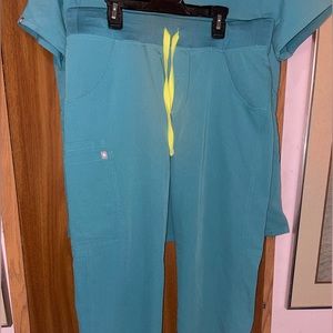 Figs scrubs marine. Medium petite Kade cargo and medium casma top.